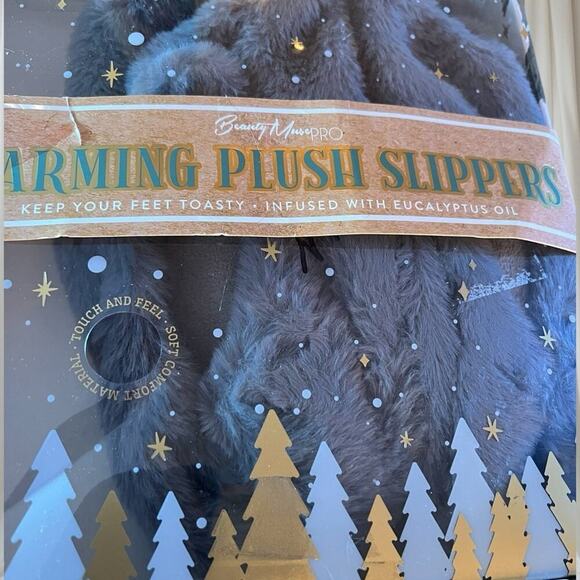 Beauty Muse warming plush slippers, NIB - Picture 3 of 8